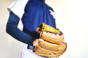 野球少年の手元